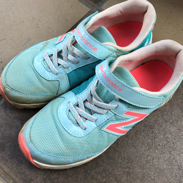 New Balance(ニューバランス)のニューバランス　23.5cm キッズ/ベビー/マタニティのキッズ靴/シューズ(15cm~)(スニーカー)の商品写真