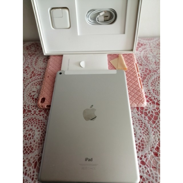 iPad Air2 の32GB(Wi-Fi +Cellular  ) DOCOM 2