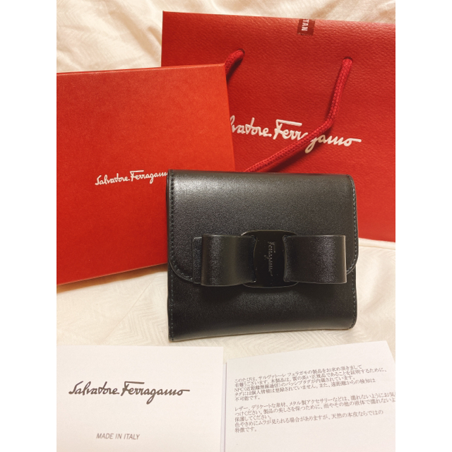 Salvatore Ferragamo(サルヴァトーレフェラガモ)の【あーちゃン様専用♡】フェラガモ　リボン財布 レディースのファッション小物(財布)の商品写真