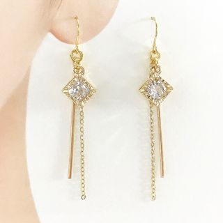 クリスタルチャームピアス♢サージカルステンレス(ピアス)