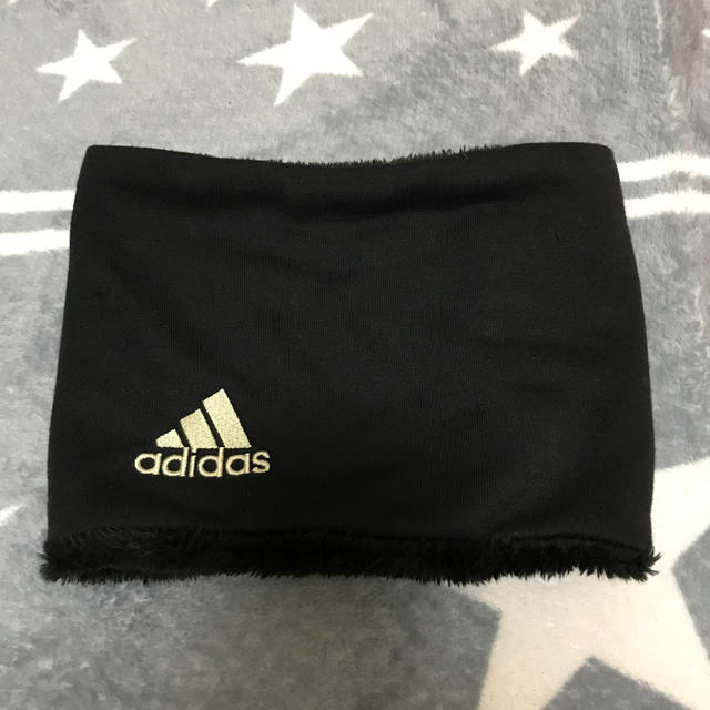 adidas(アディダス)のアディダス　ネックウォーマー キッズ/ベビー/マタニティのこども用ファッション小物(マフラー/ストール)の商品写真