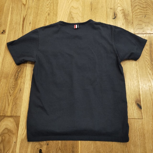 THOM BROWNE(トムブラウン)のトムブラウン ネイビー半袖ポケットTシャツ 紺 グログラントリコロール サイズ3 メンズのトップス(Tシャツ/カットソー(半袖/袖なし))の商品写真