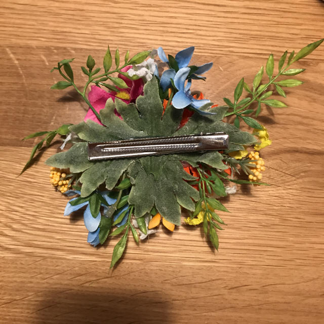 お花の髪飾り ハンドメイドのアクセサリー(ヘアアクセサリー)の商品写真