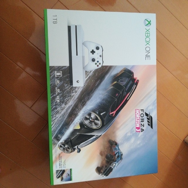 Xbox(エックスボックス)のXbox One S 1TB Ultra HD Forza Horizon 3 エンタメ/ホビーのゲームソフト/ゲーム機本体(家庭用ゲーム機本体)の商品写真