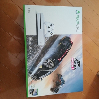 エックスボックス(Xbox)のXbox One S 1TB Ultra HD Forza Horizon 3(家庭用ゲーム機本体)