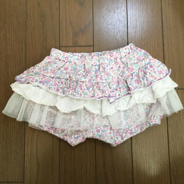 motherways(マザウェイズ)のマザウェイズ 76 フリルショートパンツ 花柄 6-12m 70 80 キッズ/ベビー/マタニティのベビー服(~85cm)(パンツ)の商品写真