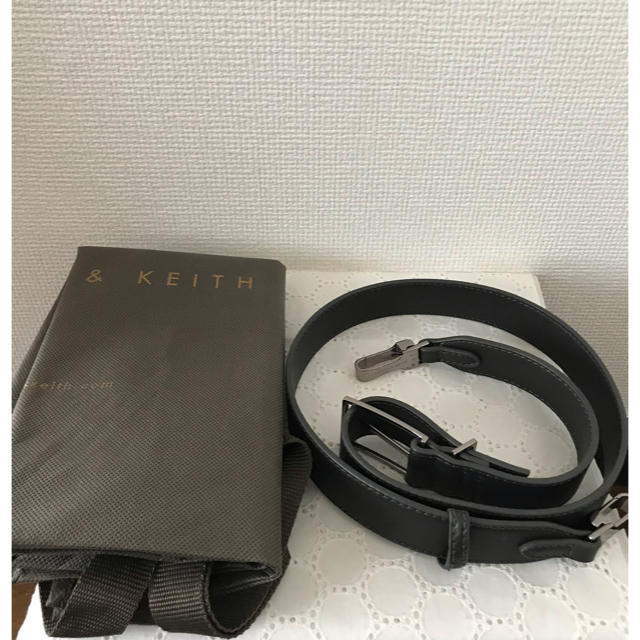 Charles and Keith(チャールズアンドキース)のCHARLES&KEITH バッグ　ダークグレー レディースのバッグ(ハンドバッグ)の商品写真