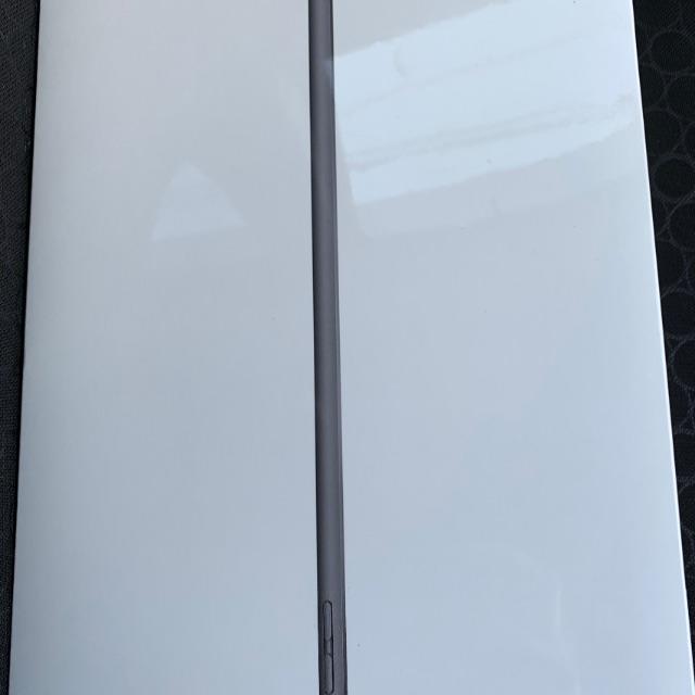 iPad 最新第7世代  32GB　シルバー　wifiモデル  新品未開封