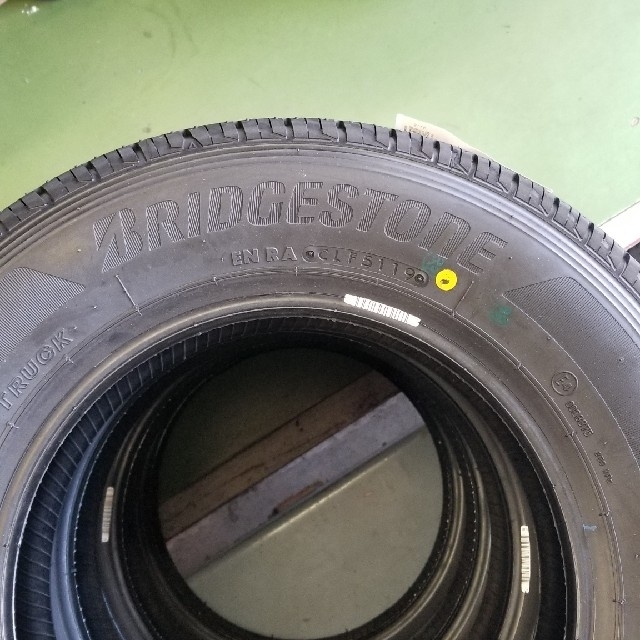 BRIDGESTONE(ブリヂストン)のブリヂストン　K370 145/80R12LT80/78新品4本1セット 自動車/バイクの自動車(タイヤ)の商品写真