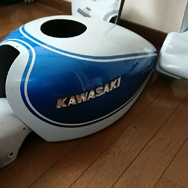 カワサキ(カワサキ)の値下げしました カワサキ 外装 ゼファーx タンクカバーセット 自動車/バイクのバイク(パーツ)の商品写真