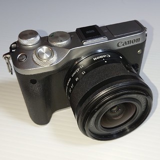 キヤノン(Canon)のCanon EOS M6 + EF-M15-45mm 極上美品(ミラーレス一眼)