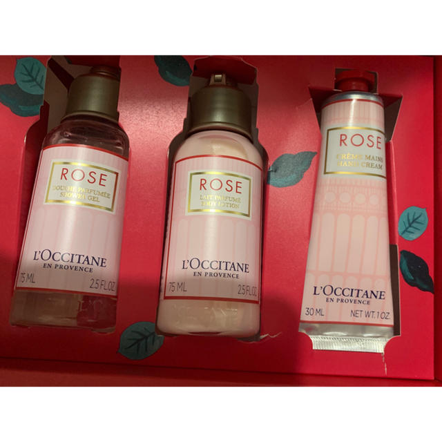 L'OCCITANE(ロクシタン)の新品未使用ロクシタン　ローズファーストキット　半額以下　トラベル旅行用にも コスメ/美容のボディケア(ハンドクリーム)の商品写真