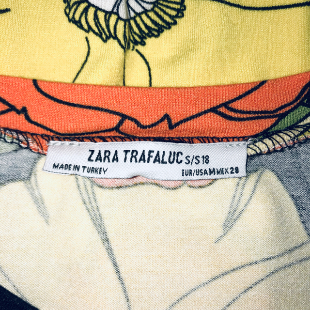 ZARA(ザラ)のZARA フラワー柄ドレープトップス Mサイズ レディースのトップス(カットソー(長袖/七分))の商品写真