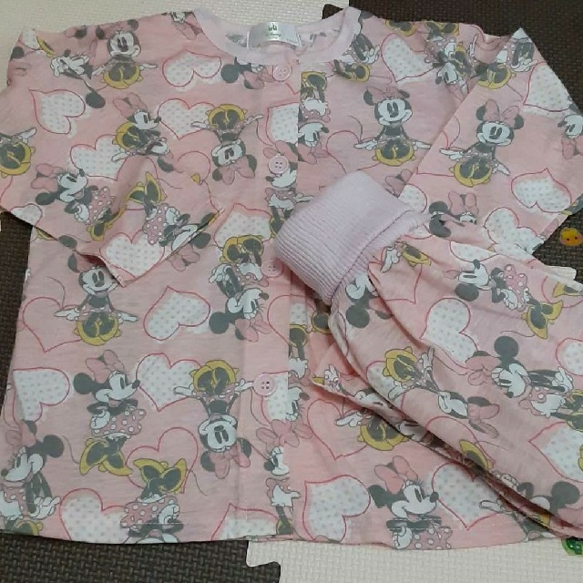 Disney(ディズニー)のミニー パジャマ ＆キティちゃん 100 キッズ/ベビー/マタニティのキッズ服女の子用(90cm~)(パジャマ)の商品写真