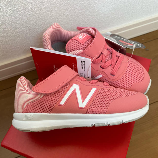 New Balance(ニューバランス)の新品　ニューバランス　16.5cm 女の子　プレマス キッズ/ベビー/マタニティのキッズ靴/シューズ(15cm~)(スニーカー)の商品写真