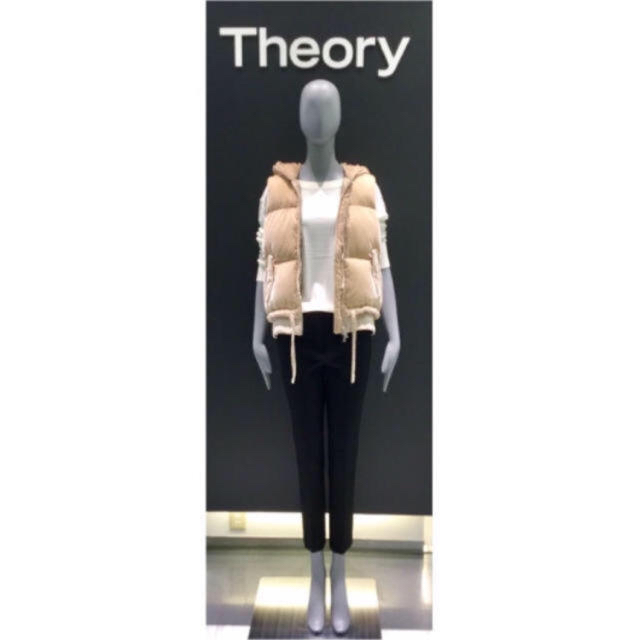 theory(セオリー)のTheory ダウンベスト ベージュ レディースのジャケット/アウター(ダウンベスト)の商品写真