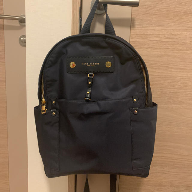 MARC JACOBS(マークジェイコブス)のマークジェイコブズ　リュック紺 レディースのバッグ(リュック/バックパック)の商品写真