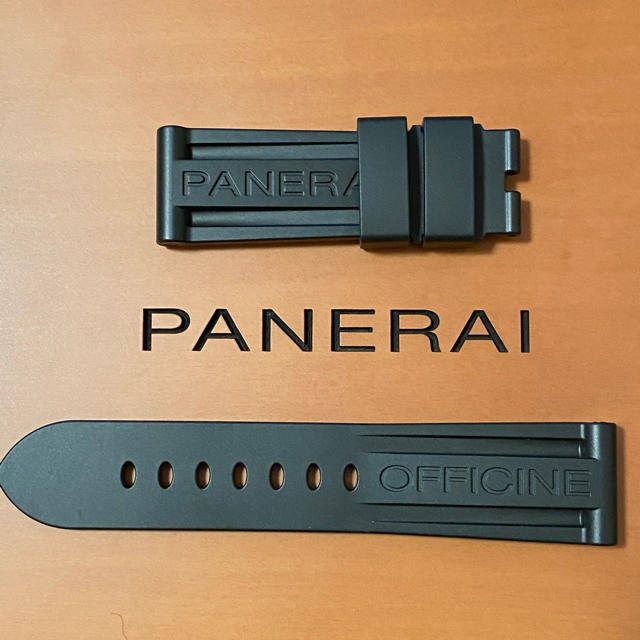 PANERAI(パネライ)の【新品未使用】黒ラバーベルト　PANERAI LUMINOR 44mm の同梱品 メンズの時計(ラバーベルト)の商品写真