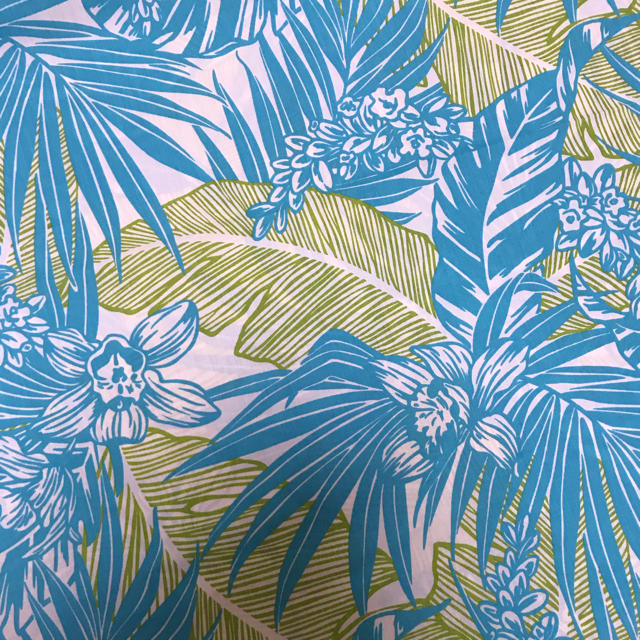 ハワイ生地　ブルー　葉っぱ柄 ハンドメイドの素材/材料(生地/糸)の商品写真