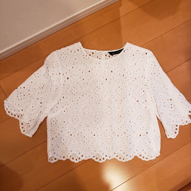 ZARA(ザラ)のコットンレースブラウス レディースのトップス(シャツ/ブラウス(長袖/七分))の商品写真