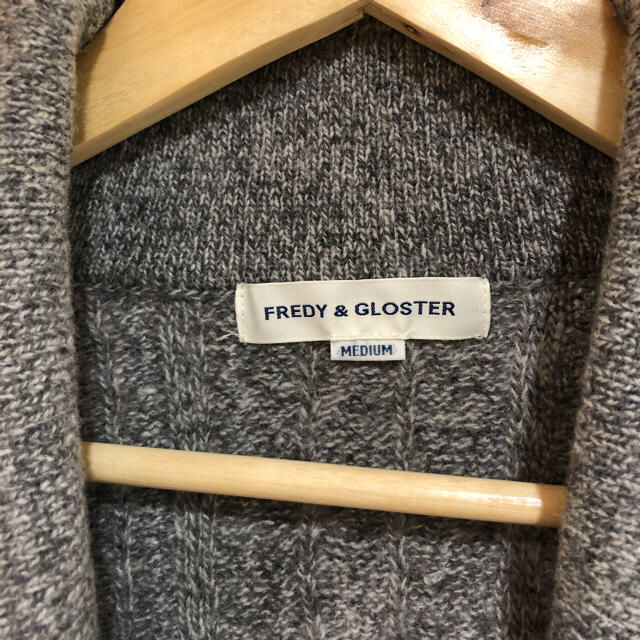 FREDY & GLOSTER(フレディアンドグロスター)のカーディガン　グレー　Mサイズ　 メンズのトップス(カーディガン)の商品写真