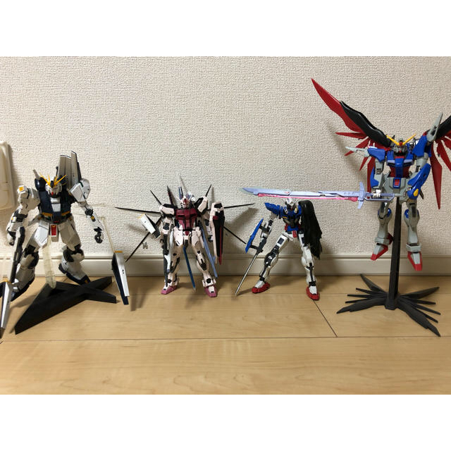 BANDAI(バンダイ)のガンプラ14体　サザビー　νガンダム　カトキ エンタメ/ホビーのおもちゃ/ぬいぐるみ(模型/プラモデル)の商品写真