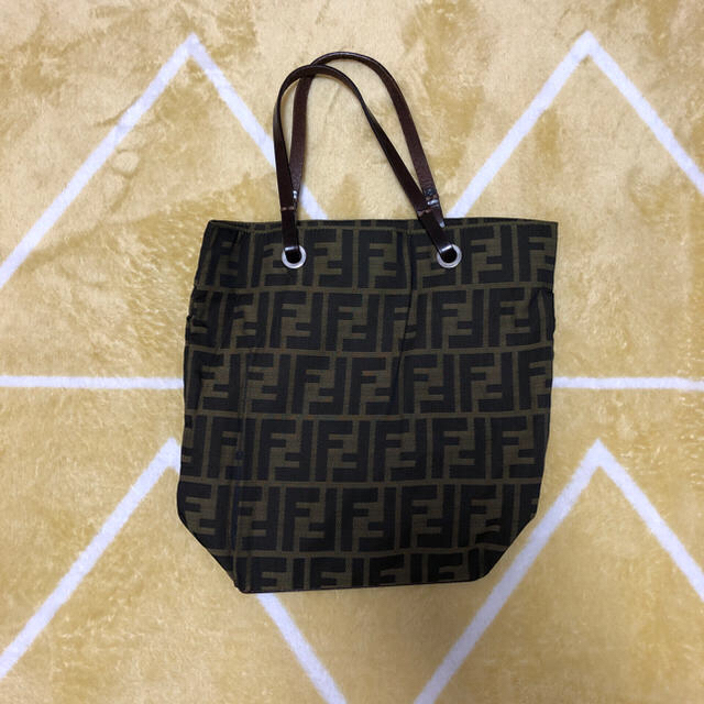 ミニトートFENDI