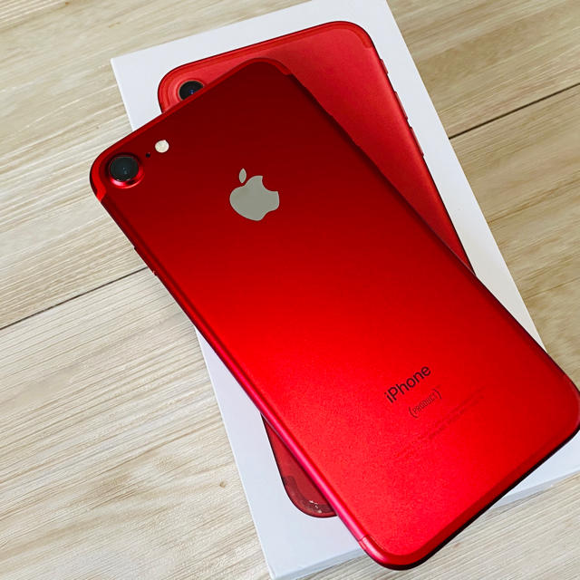 iPhone(アイフォーン)のiPhone7 red 128GB docomo スマホ/家電/カメラのスマートフォン/携帯電話(スマートフォン本体)の商品写真