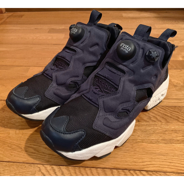 靴/シューズ美品 REEBOK INSTA PUMP FURY 23.5cm 紺 白