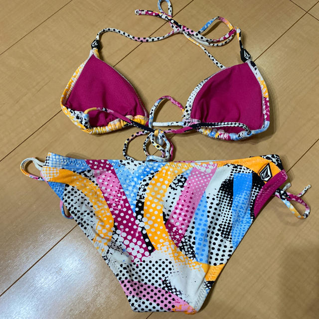 volcom(ボルコム)のVOLCOM（ボルコム） 三角ビキニ 水着 幾何学パターン レディースの水着/浴衣(水着)の商品写真