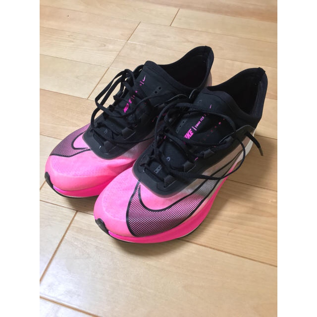 NIKE(ナイキ)の（mattun様専用）NIKE ZOOM FLY 3（ズームフライ）25.5cm スポーツ/アウトドアのランニング(シューズ)の商品写真