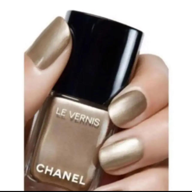 CHANEL(シャネル)の新品✨シャネル　ネイル💅ロングトゥニュ  コスメ/美容のネイル(マニキュア)の商品写真