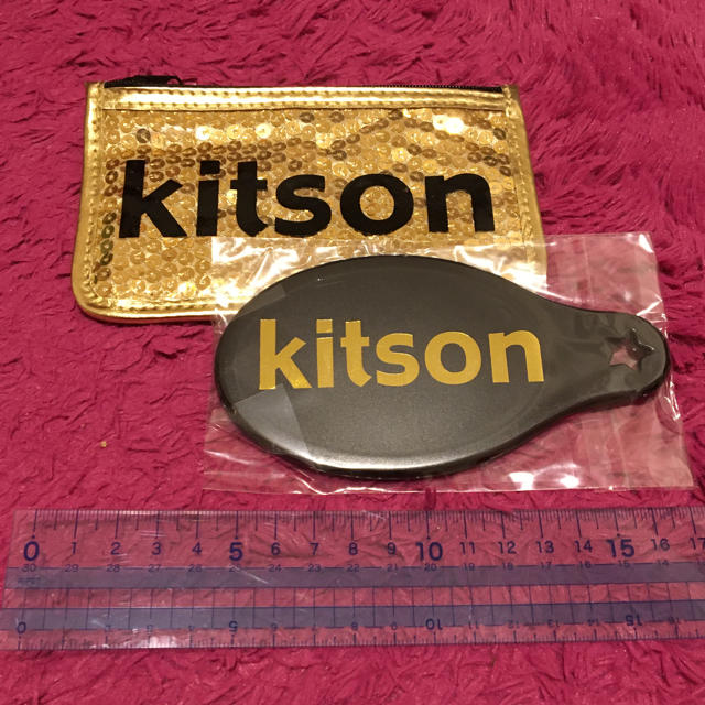 KITSON(キットソン)のkitson キットソンスパンコールポーチ＆手鏡セット レディースのファッション小物(ポーチ)の商品写真
