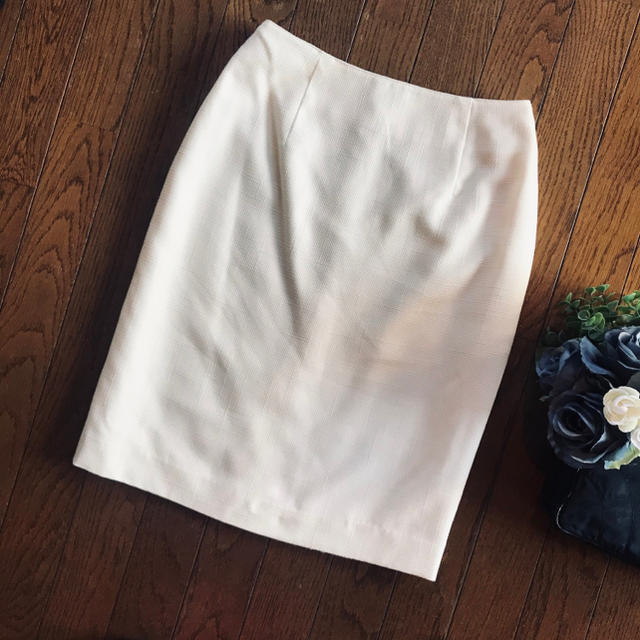 高級　日本製　オフホワイト 刺繍　就活　上品　膝下丈　入園式　入学式　卒業式 レディースのフォーマル/ドレス(スーツ)の商品写真