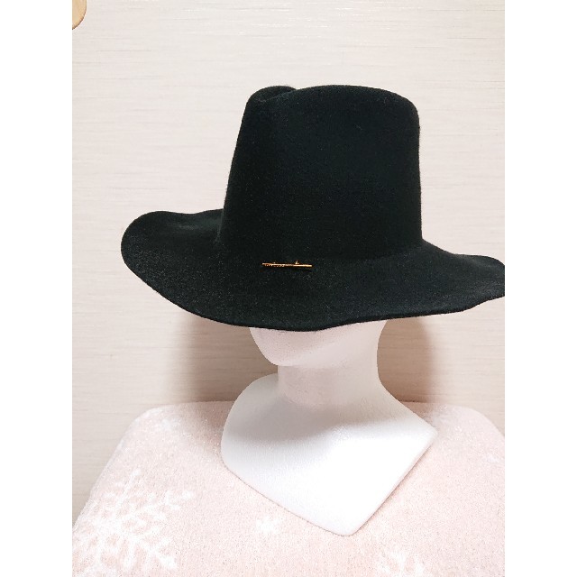 DEUXIEME CLASSE(ドゥーズィエムクラス)のJANESSA LEONE　HAT with PIN　ブラック レディースの帽子(ハット)の商品写真