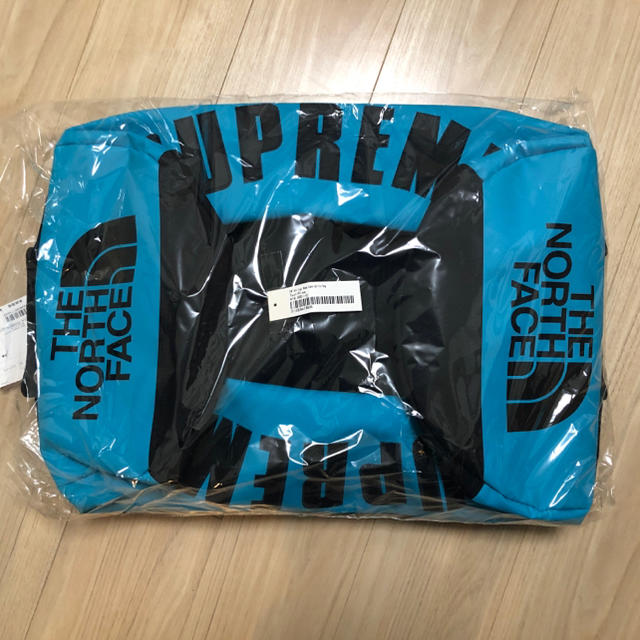 Supreme(シュプリーム)のSupreme TheNorthFace Arc Logo Duffle Bag メンズのバッグ(ボストンバッグ)の商品写真