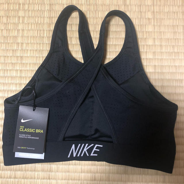 NIKE(ナイキ)のNIKE ナイキ スポーツブラ トレーニングウェア レディースの下着/アンダーウェア(ブラ)の商品写真