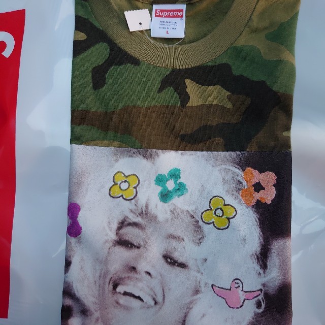 Supreme(シュプリーム)のSupreme Naomi Tee Camo Lサイズ メンズのトップス(Tシャツ/カットソー(半袖/袖なし))の商品写真