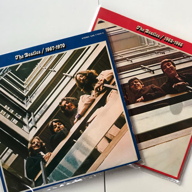 【THE BEATLES】ザ・ビートルズ　赤盤　& 青盤　1962-1970 | フリマアプリ ラクマ