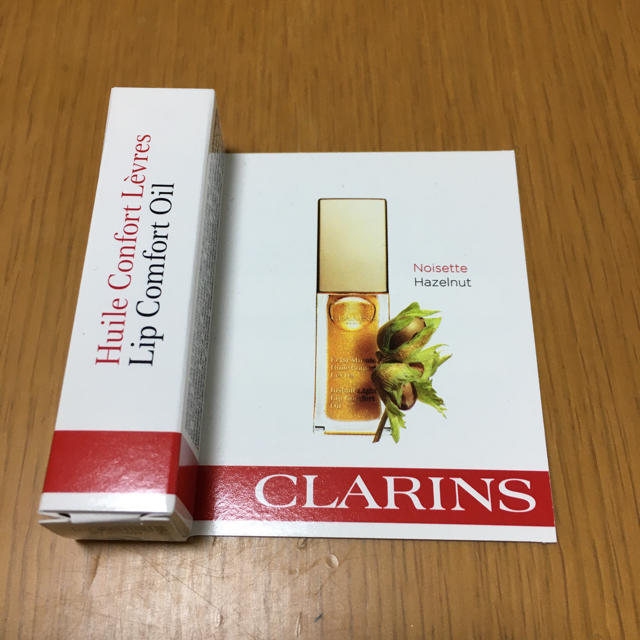 CLARINS(クラランス)のクラランス コンフォート リップオイル 07 ミニサイズ 未使用 コスメ/美容のベースメイク/化粧品(リップグロス)の商品写真