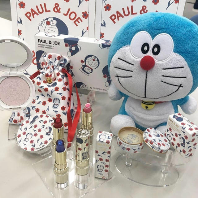 PAUL & JOE(ポールアンドジョー)のドラえもん ポール&ジョー コラボ  コスメ/美容のベースメイク/化粧品(フェイスパウダー)の商品写真