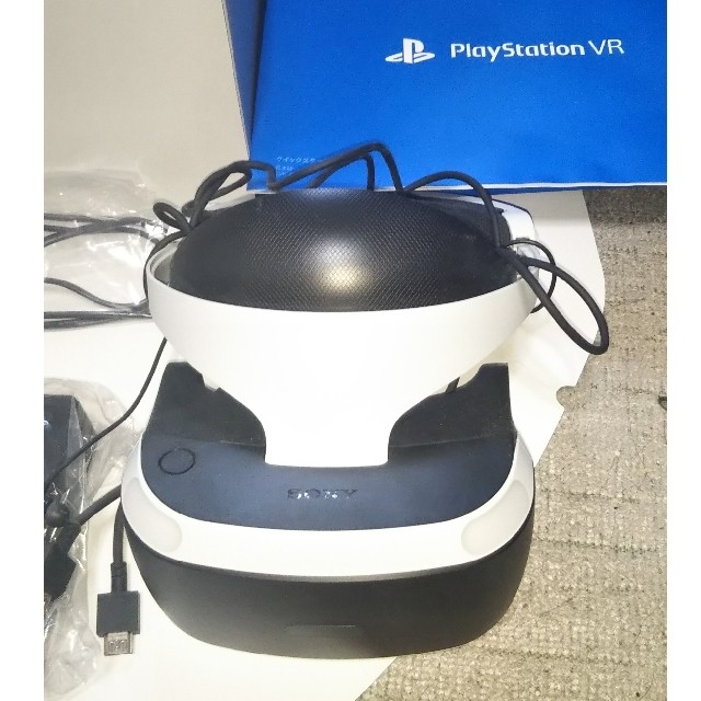 PlayStation VR(プレイステーションヴィーアール)のplaystation VR 新型【最安値】本体 カメラ付き エンタメ/ホビーのゲームソフト/ゲーム機本体(家庭用ゲーム機本体)の商品写真