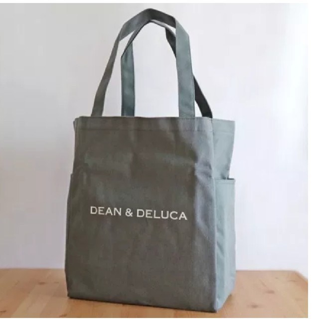 DEAN & DELUCA(ディーンアンドデルーカ)のみぃたん様専用　DEAN & DELUCA ディーン&デルーカ　特大デリバッグ
 レディースのバッグ(トートバッグ)の商品写真