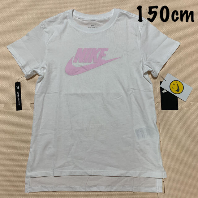 NIKE(ナイキ)の新品：NIKE ロゴTシャツ 150cm キッズ/ベビー/マタニティのキッズ服女の子用(90cm~)(Tシャツ/カットソー)の商品写真