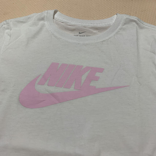 NIKE(ナイキ)の新品：NIKE ロゴTシャツ 150cm キッズ/ベビー/マタニティのキッズ服女の子用(90cm~)(Tシャツ/カットソー)の商品写真