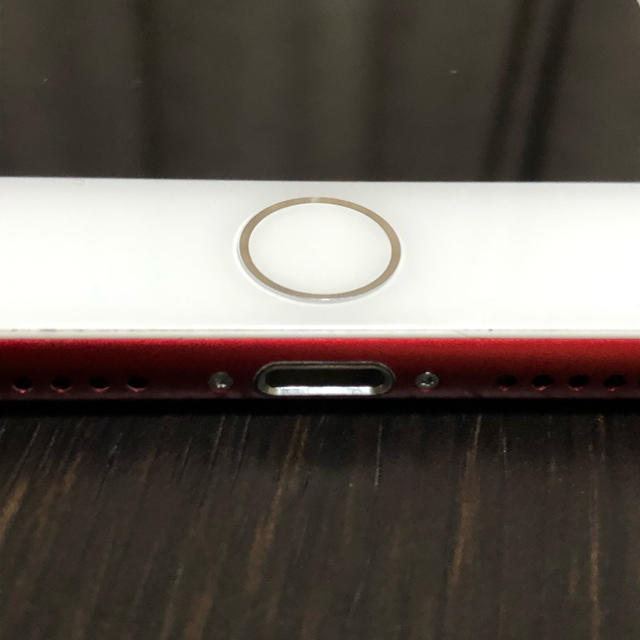 Apple(アップル)のiPhone 7 Red 128GB スマホ/家電/カメラのスマートフォン/携帯電話(スマートフォン本体)の商品写真