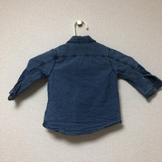 ZARA(ザラ)のzara baby デニムシャツ 80 キッズ/ベビー/マタニティのベビー服(~85cm)(シャツ/カットソー)の商品写真