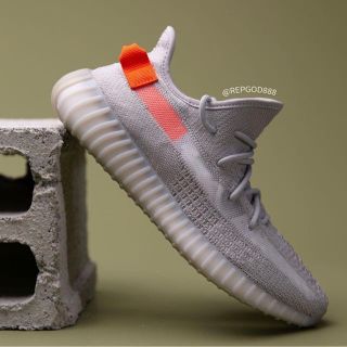 アディダス(adidas)の【限定】ADIDAS YEEZY BOOST 350 V2 TAIL LIGHT(スニーカー)