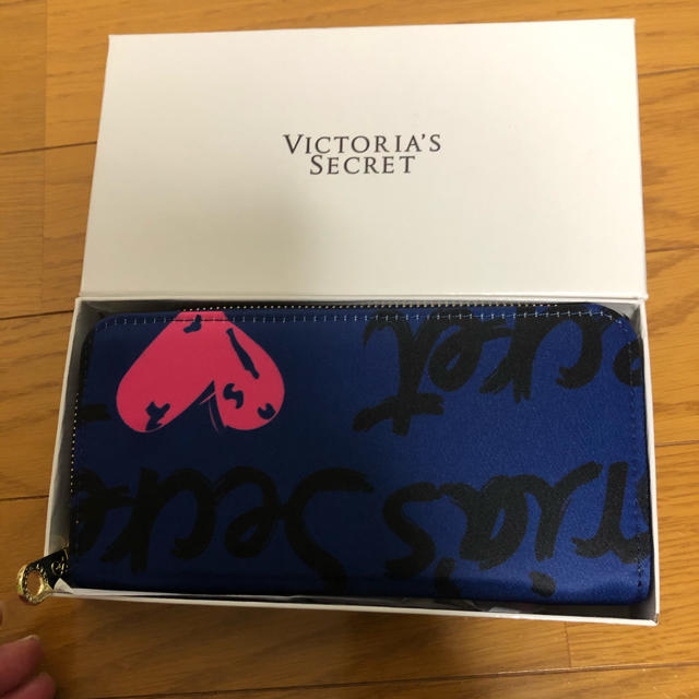 Victoria's Secret(ヴィクトリアズシークレット)の❤新品未使用VICTORIA’S SECRETラウンドファスナー長財布❤ レディースのファッション小物(財布)の商品写真