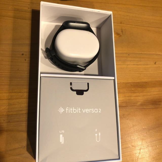 fitfit(フィットフィット)のFitbit Versa2 専用品 スポーツ/アウトドアのトレーニング/エクササイズ(トレーニング用品)の商品写真